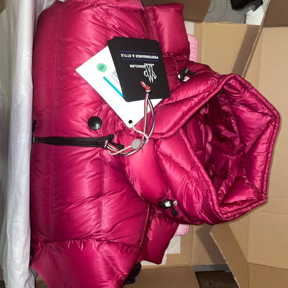 brand new size 3 large moncler